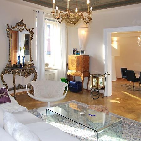 Neoclassical Luxury Apartment Ljubljana Bagian luar foto