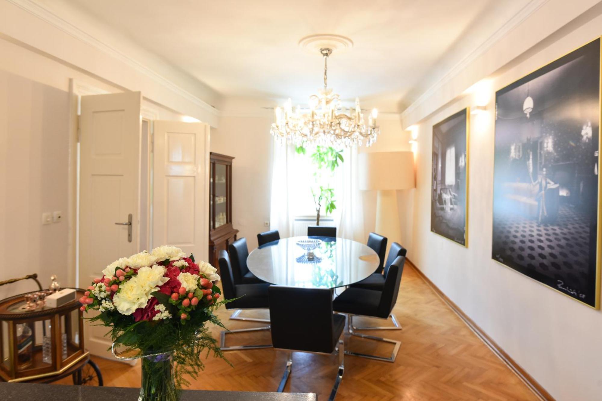 Neoclassical Luxury Apartment Ljubljana Bagian luar foto