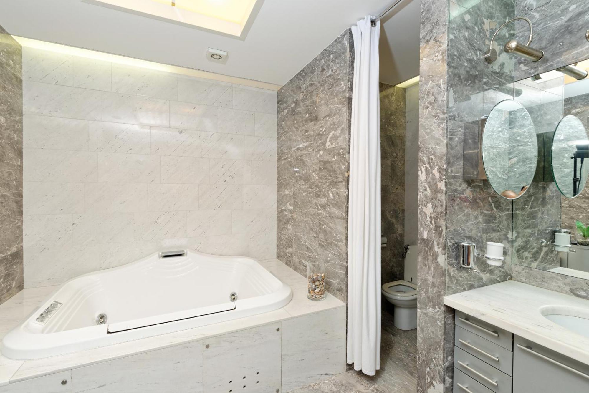 Neoclassical Luxury Apartment Ljubljana Bagian luar foto