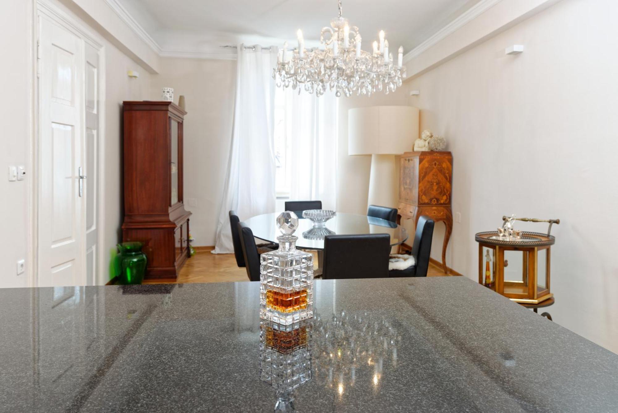 Neoclassical Luxury Apartment Ljubljana Bagian luar foto