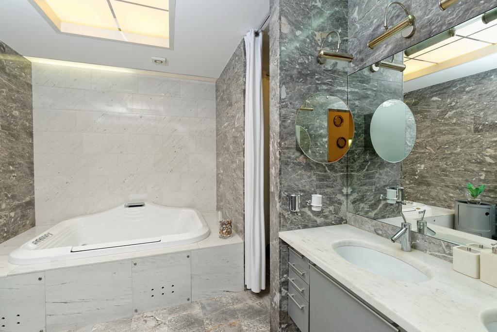 Neoclassical Luxury Apartment Ljubljana Bagian luar foto